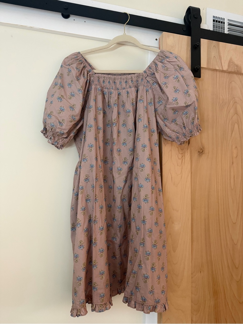 Carly Jean Los Angeles Dusty Rose Floral Puff-Sleeve Dress